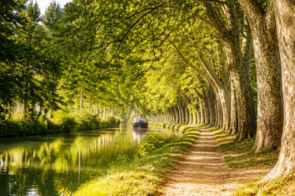 Le canal du Midi près de Montpellier : une balade à vélo entre nature et patrimoine